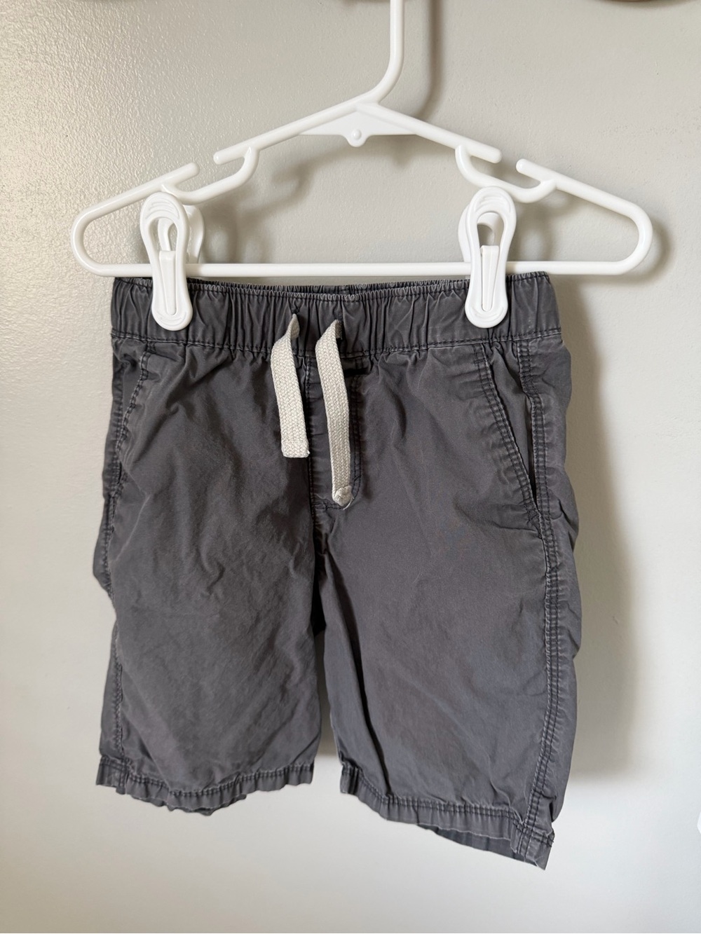 Old Navy 5T Shorts Gray 100% Cotton Solid Drawstring Elastic Waist Pockets